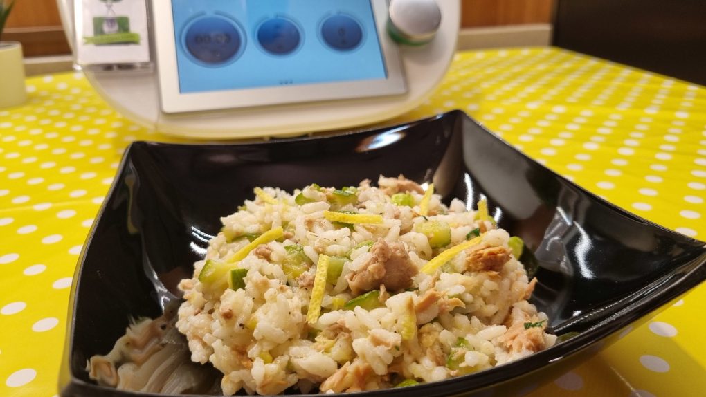 Insalata di riso con tonno zucchine e limone